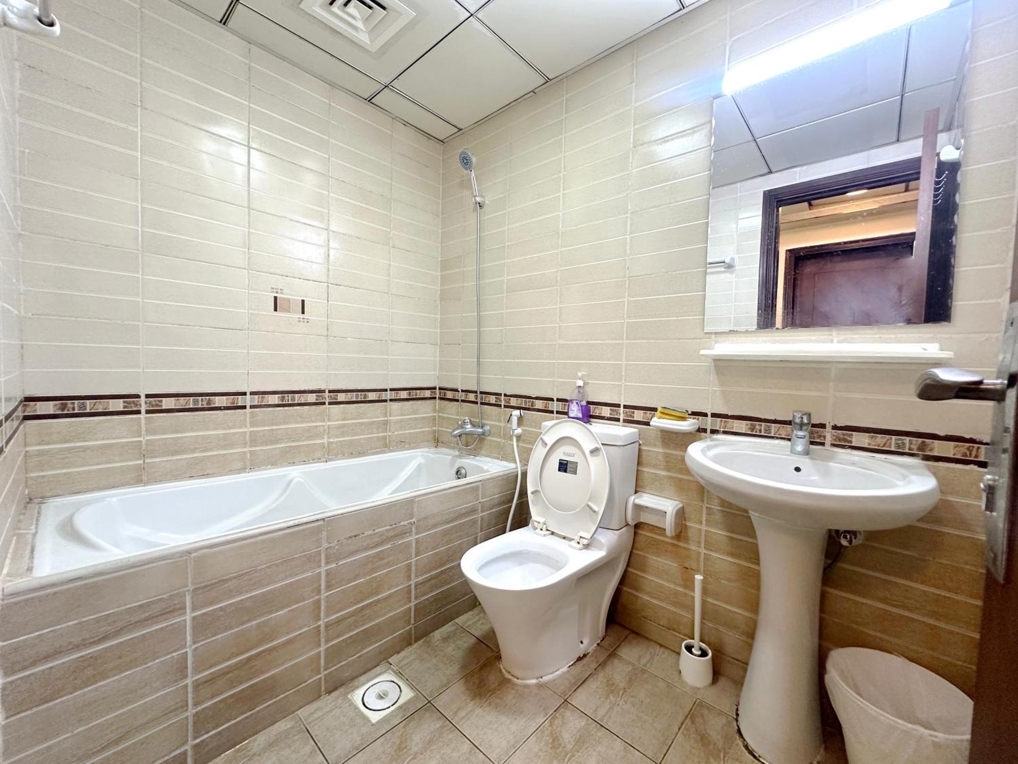 Horizon View Partition Room In Barsha Heights Near Metro Dubai Buitenkant foto