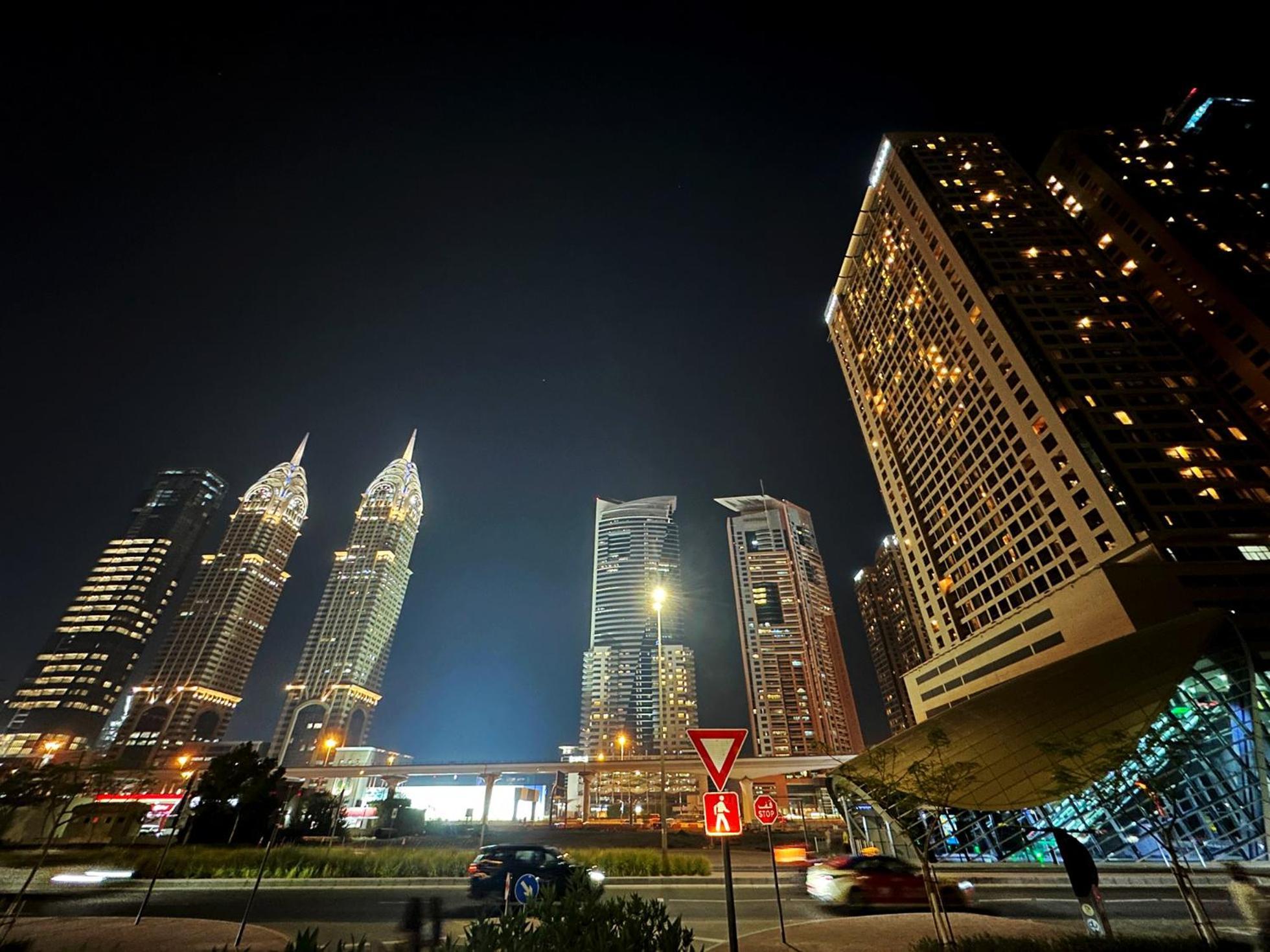 Horizon View Partition Room In Barsha Heights Near Metro Dubai Buitenkant foto