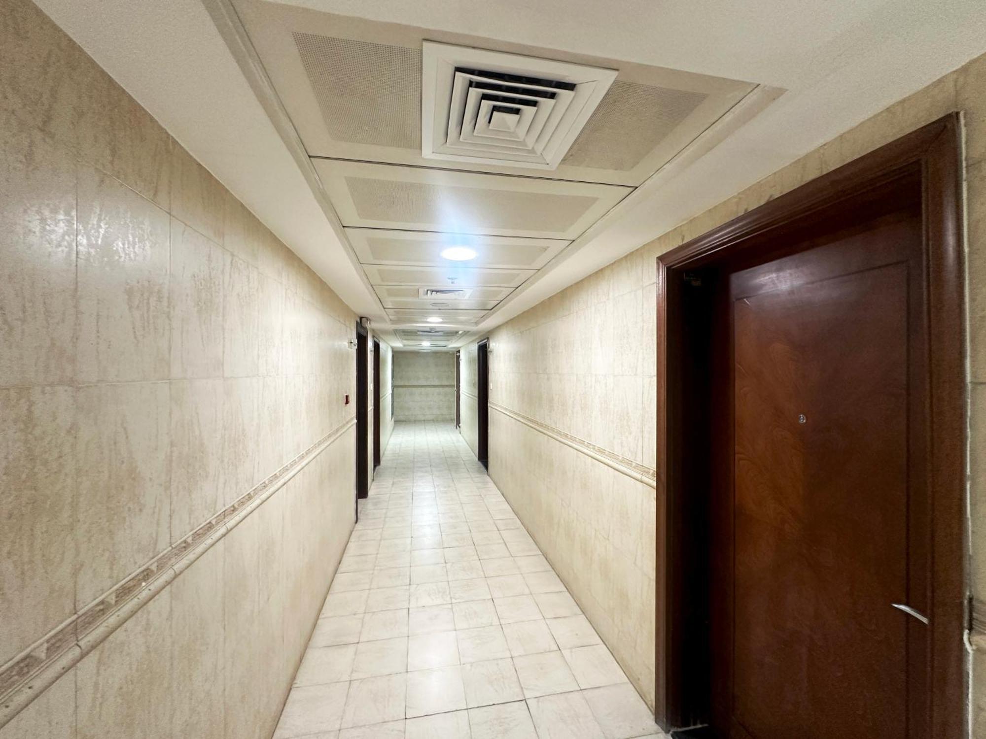 Horizon View Partition Room In Barsha Heights Near Metro Dubai Buitenkant foto